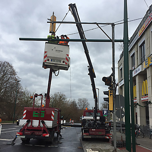 Ampelmastmontage-Friedensbrücke-Eberswalde-Bauzeit-2017-2018